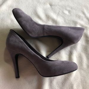 Jessica Simpson heals size 9.5